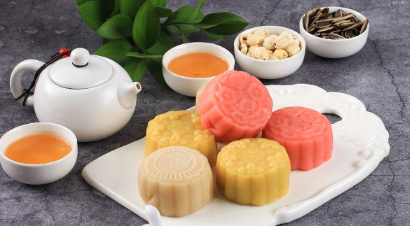 fruity and cute mooncakes with tea